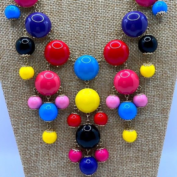 Jewelry - Fun multi colored bauble bead cabochon statement necklace. 🌸💙🌹⚫️ 💛 colors